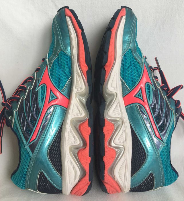 Damskie buty Mizuno Wave Paradox3, EU 36,5