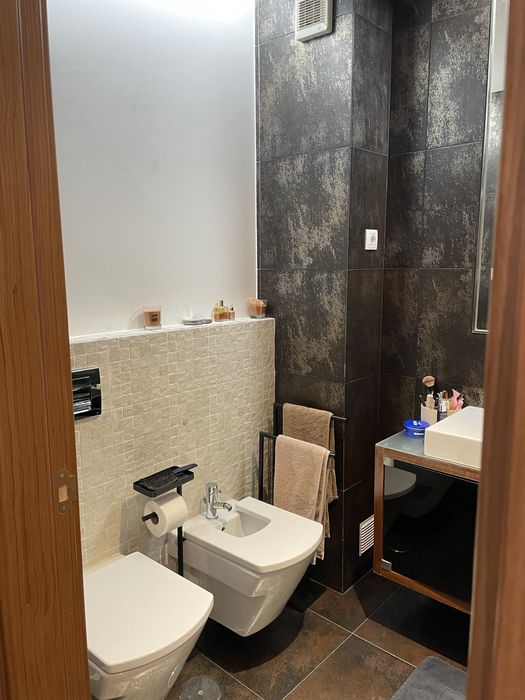 Quarto Suite em Apartamento T2 para Arrendamento