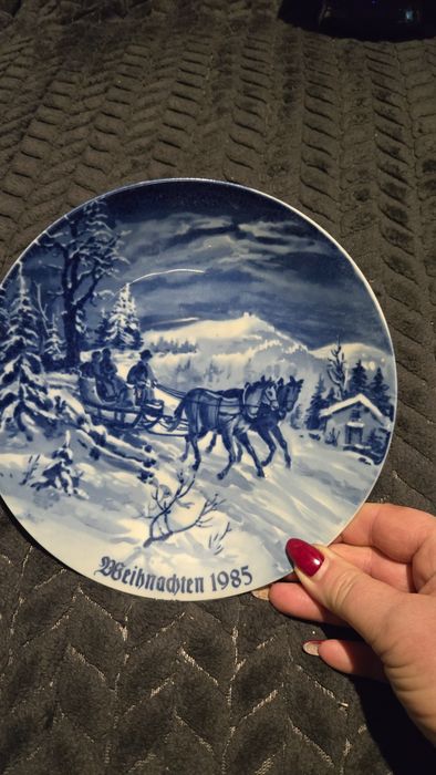 Kobaltowy talerz święta 1985.