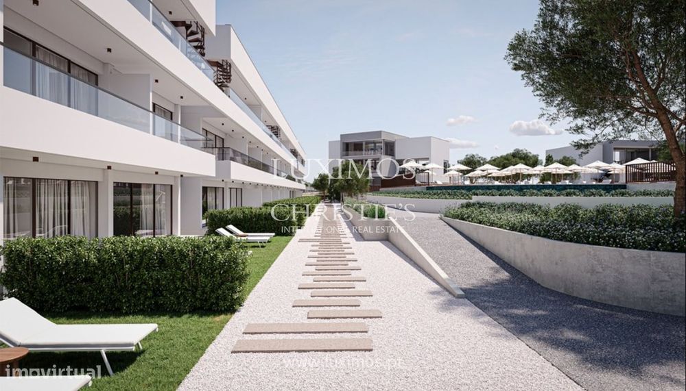 Apartamento T0 mobilado à venda no The Court em Carvoeiro, Algarve