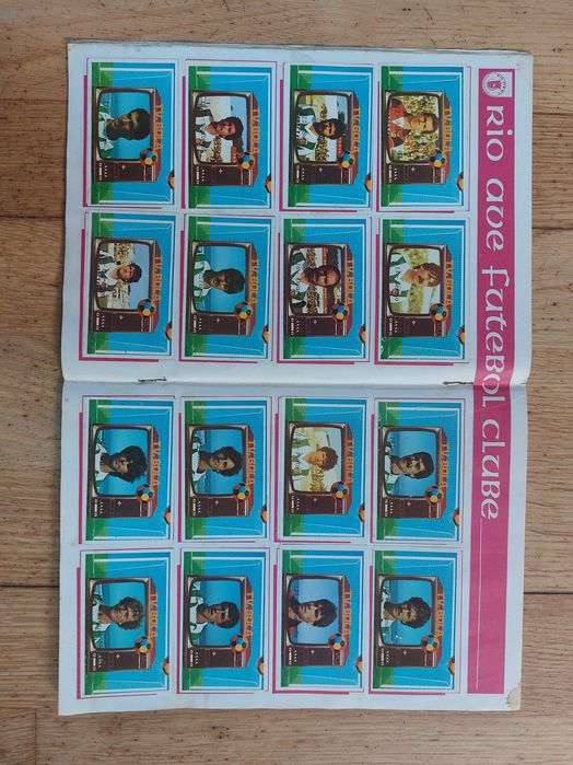 Caderneta de cromos "TV Bola" - Completa