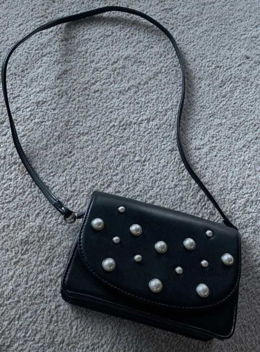 Wizytowa torebka na ramię kopertowa kopertówka z perłami skórzana