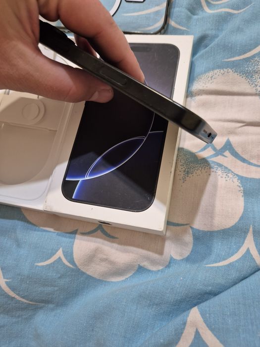 Iphone 16 pro 256gb stan idealny