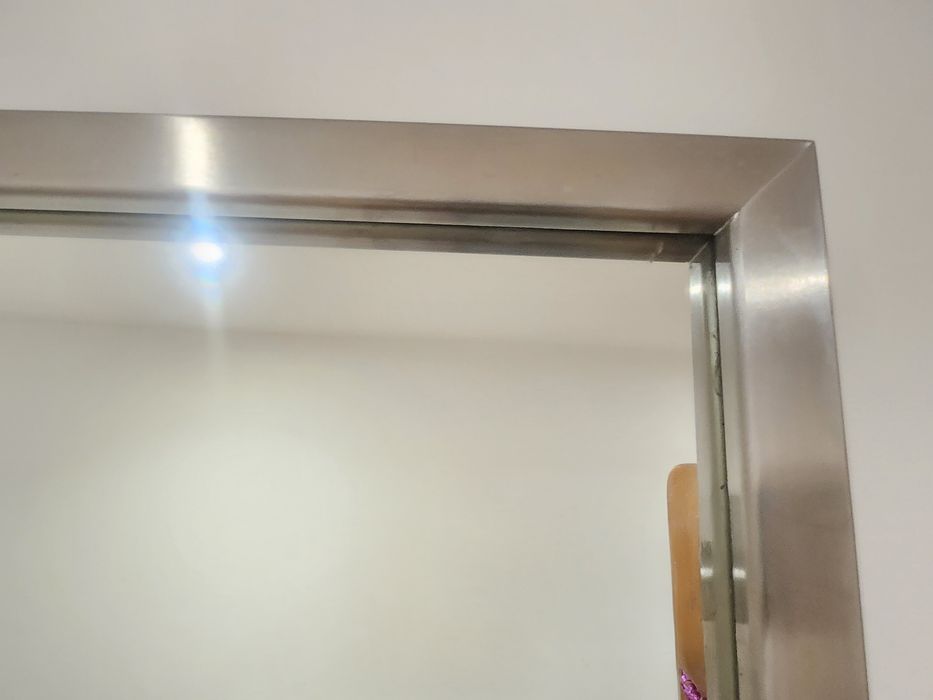Espelho com 90x1.90 em inox