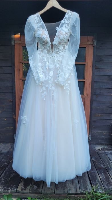 Suknia ślubna Acacia Madioni z trenem xxs xs