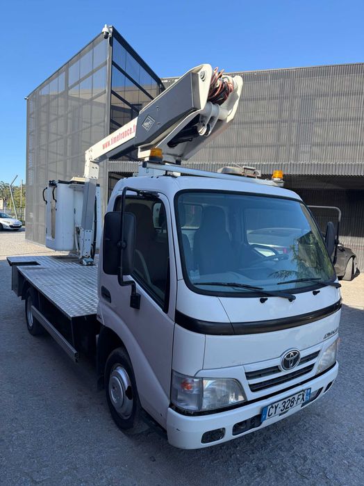Toyota dyna plataforma elevatória
