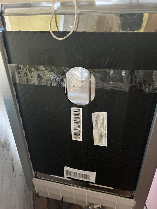 Посудомийна машина INDESIT