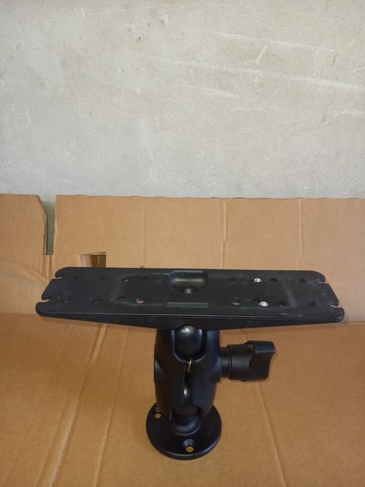 Кронштейн поворотный для эхолота. -RAM