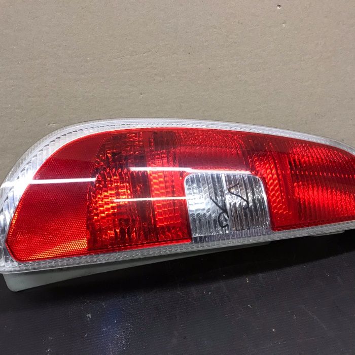 Фонарь Skoda Roomster фанарь Praktik  Шкода румстер Стоп фара