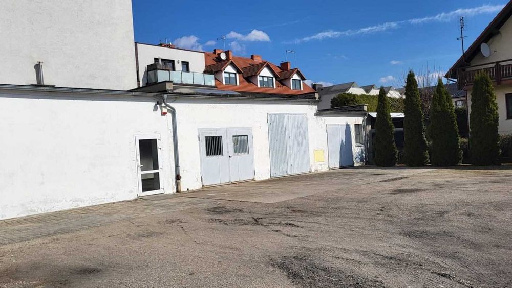 Pomieszczenia garażowe / Duży garaż , duża brama/ WYNAJEM