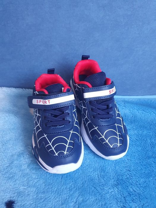 NOWE adidasy chłopięce r.27