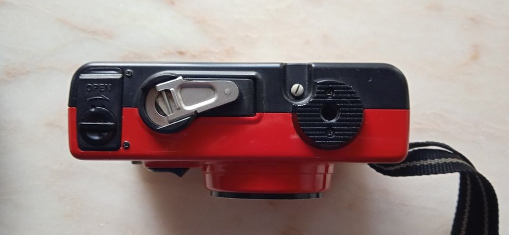 Máquina fotográfica Konica
