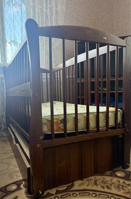Дитяче ліжечко в подарунок матрац