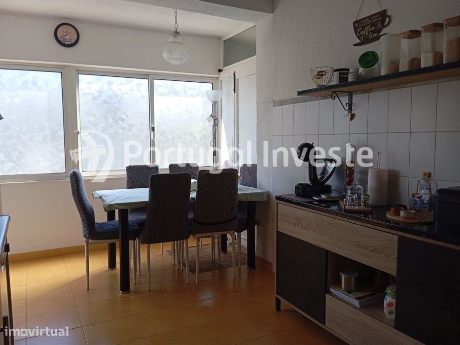 Apartamento de 4 assoalhadas - Muito Potencial de Valorização! Com ...