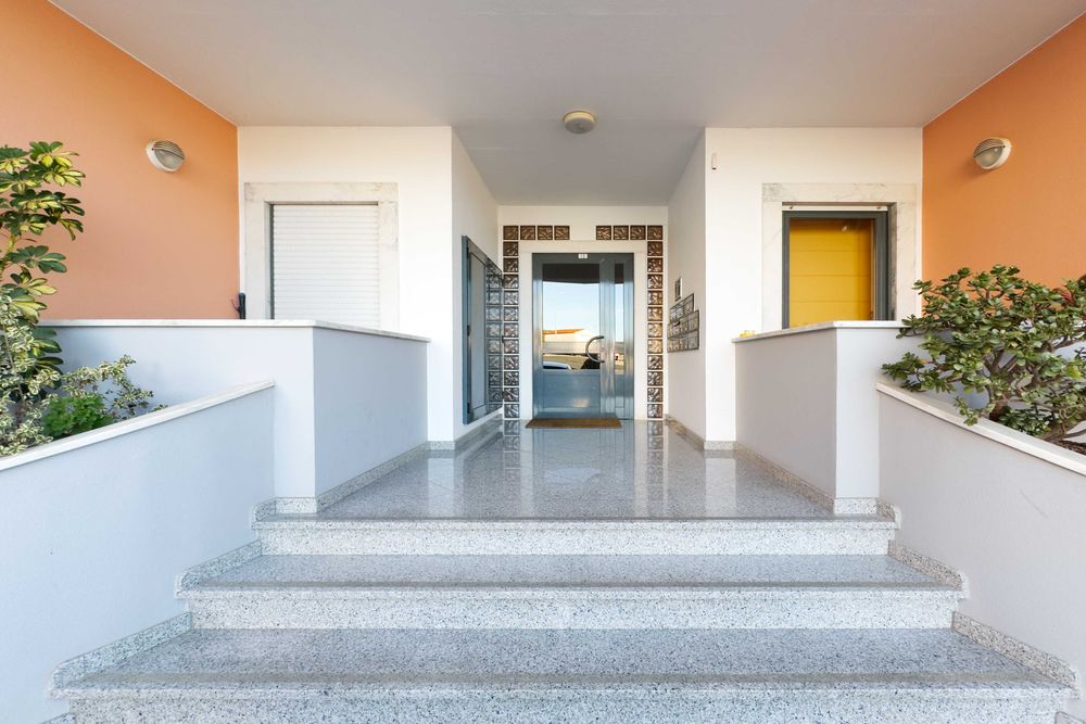 Apartamento T2 com 2 Varandas, Parqueamento e Arrecadação – No Centro de Mafra
