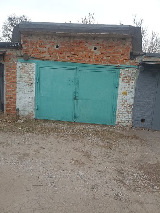 Гараж кирпичный на Боженка