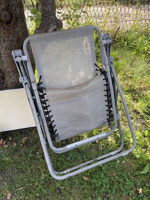 Lezak metalowy skladany