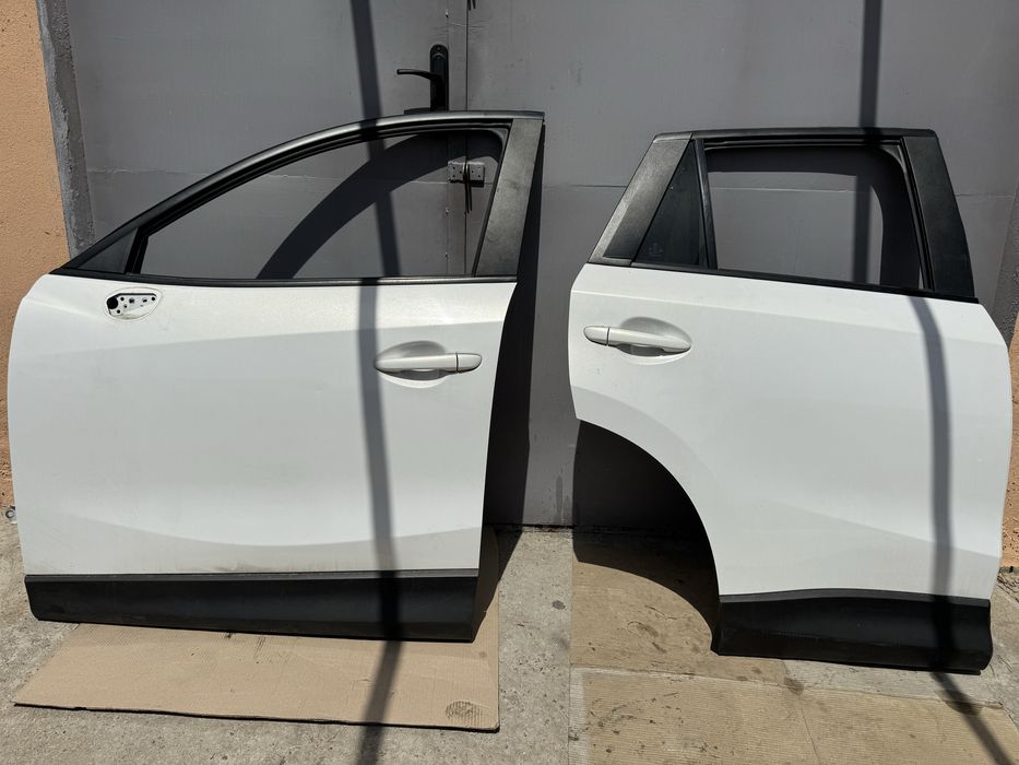 Двери Mazda CX5 2015  белый перламутр