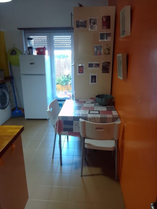 Alugo apartamento