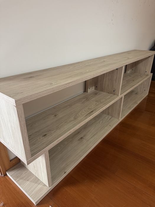 Desocupação – Mesa c/ 4 Cadeiras + Móvel TV + Estrado + Colchão de Camping