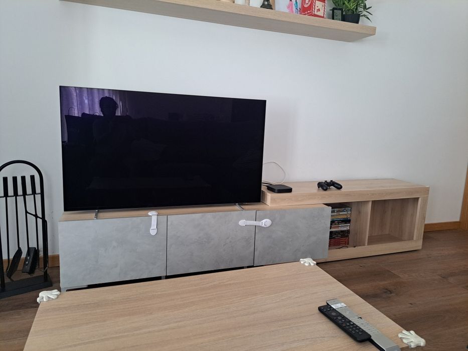 Movel tv e prateleira + mesa de centro
