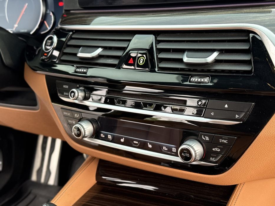 BMW G30 530iX 2017