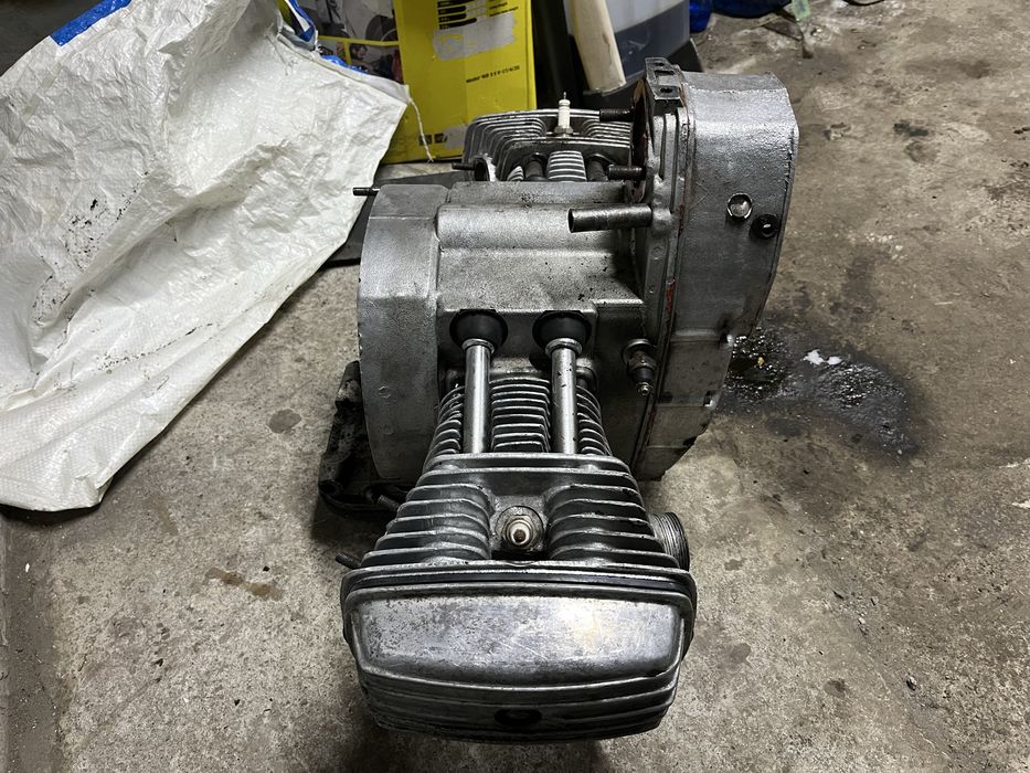 Двигун мт Днепр 11