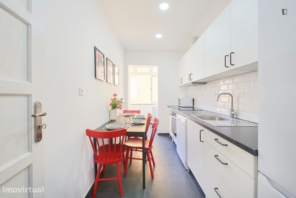 Quarto - localizado em Amadora Lisbon