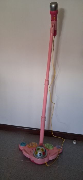 Lindo microfone para criança