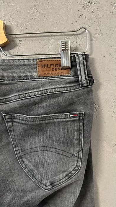 Szare jeansy Tommy Hilfiger W30 L34