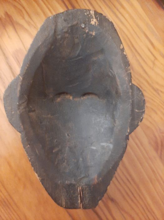 Máscara africana Risonha Mto Leve