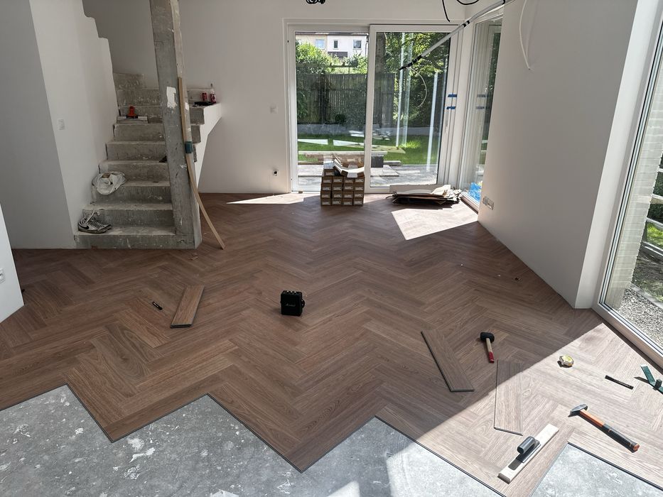 Układanie paneli podłogowych Gdańsk – szybki i fachowy montaż