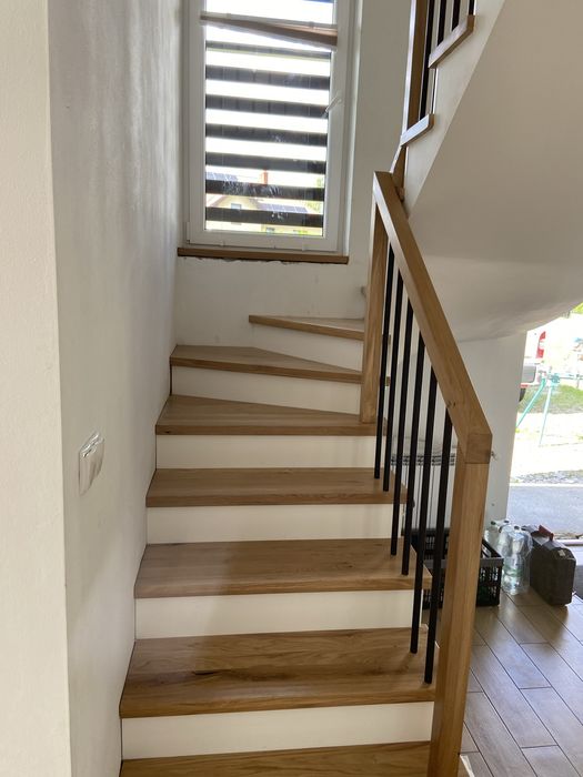 Schody stopnie trepy drewniane jesion dab buk drewno