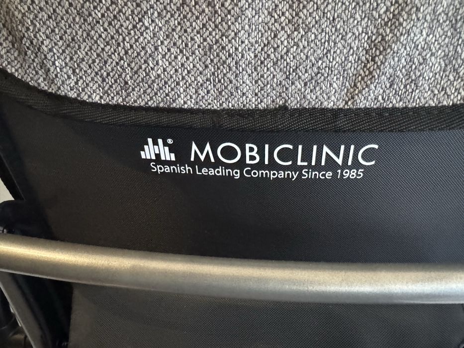 Cadeira de rodas elétrica dobrável Mobiclinic Mara