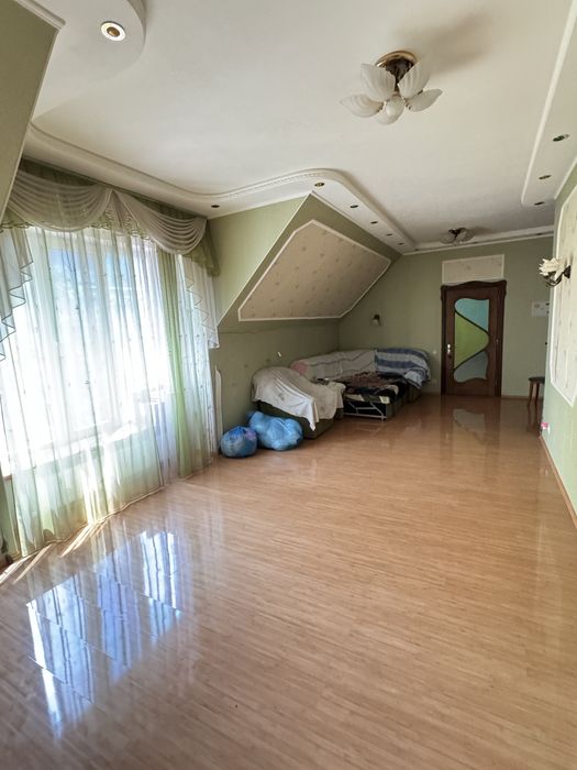 Дом с магазином, кафе, бильярдная, сауна Северный