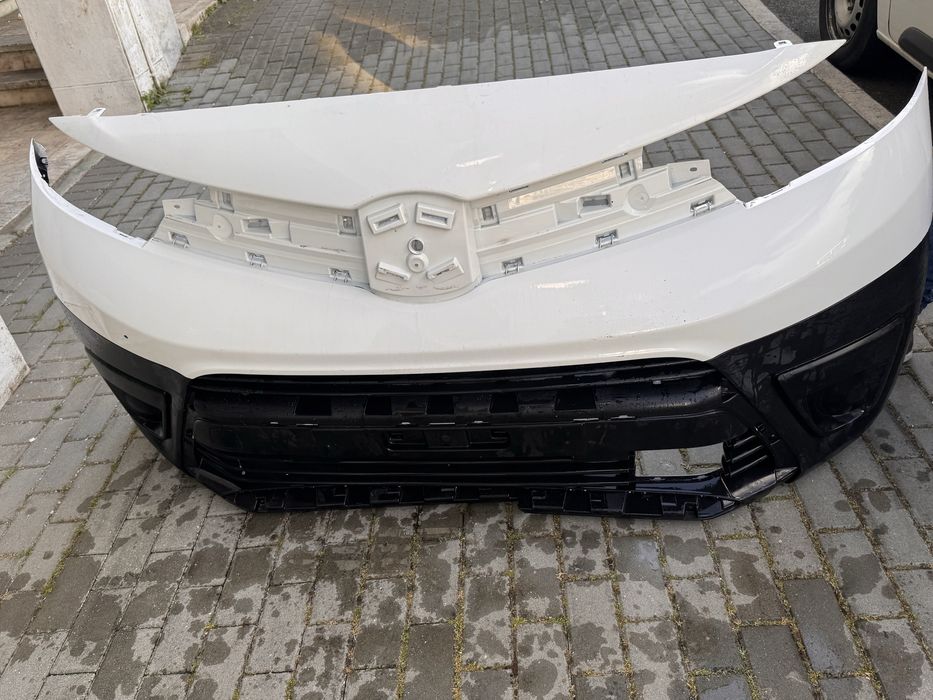 Pára-choque Toyota Proace verso disponível