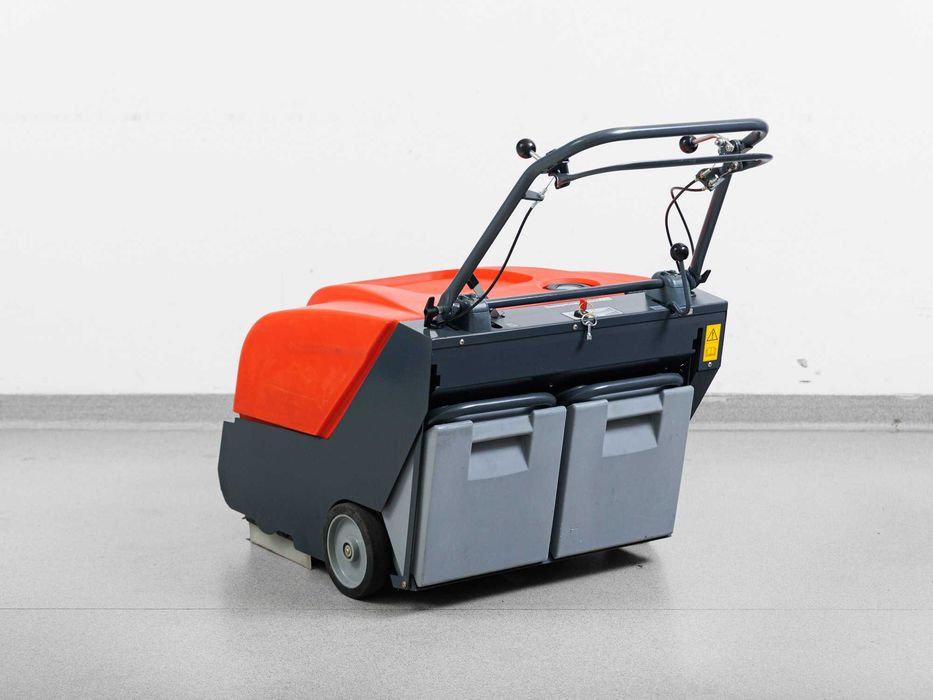 Zamiatarka Hako Sweepmaster B800 NOWE BATERIE 2019r 4350m²/h 11000 netto