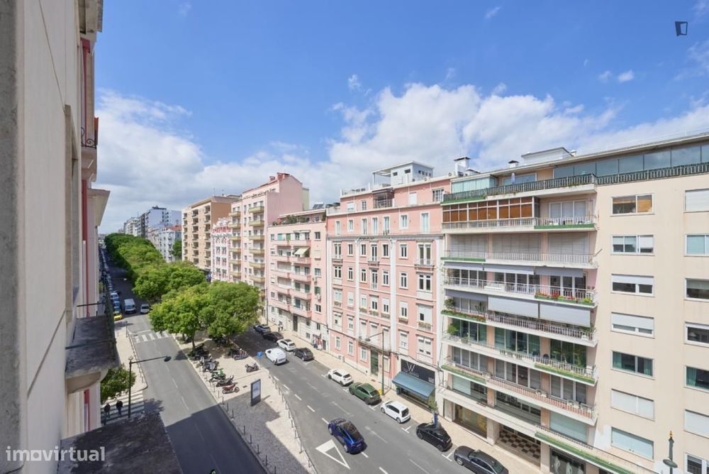 Quarto - localizado em Marquês de Pombal Lisbon