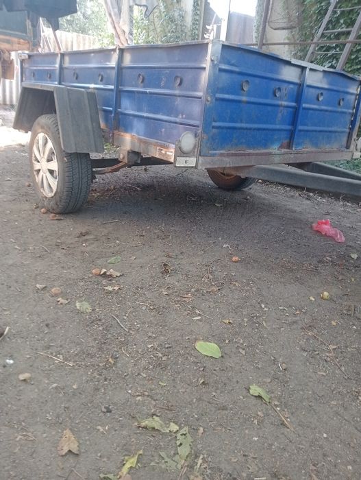 Продам москвич люкс с прицепом в хорошем состоянии.