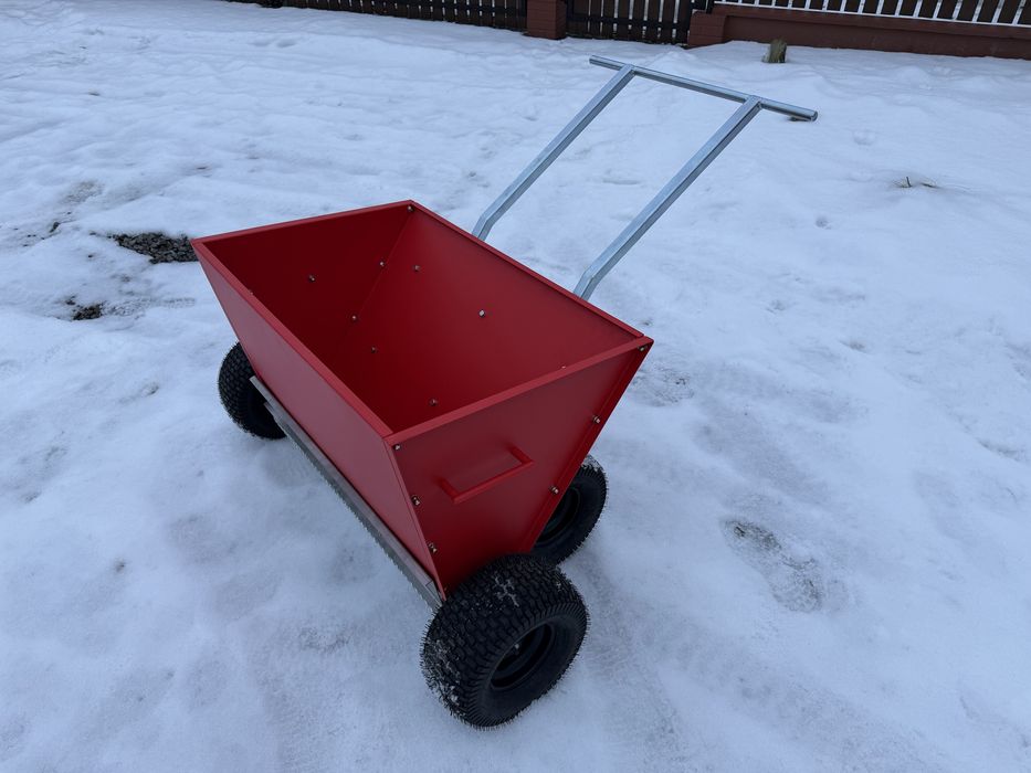 Posypywarka do ziemi piachu piaskarka  (Cena przedsezownowa)