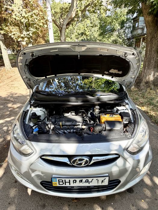 Hyundai Accent 2011г Полноценый Автомат