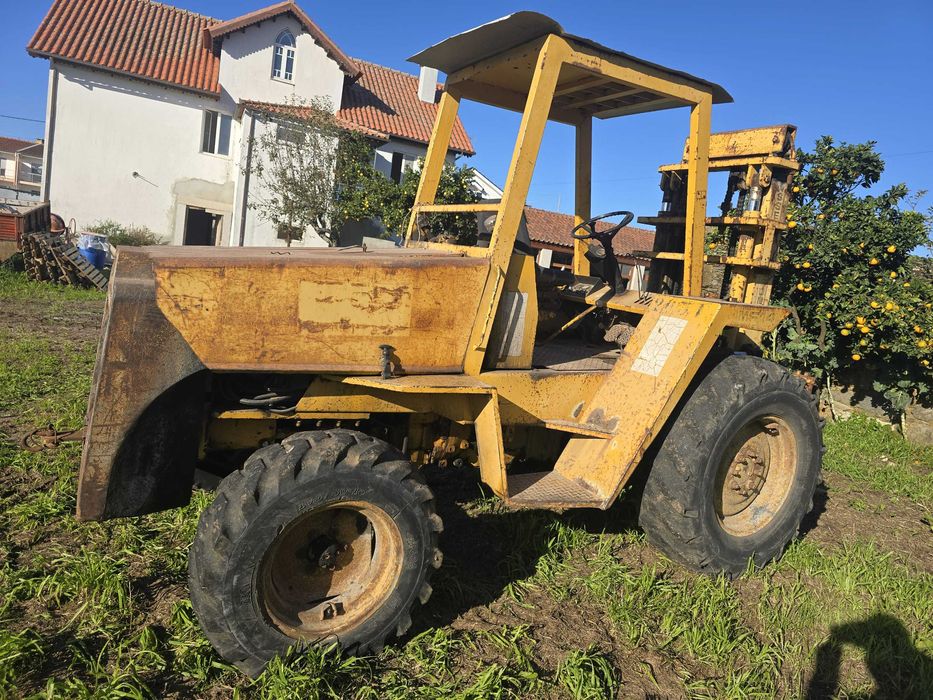 Empilhador Massey ferguson 2 WD - usado