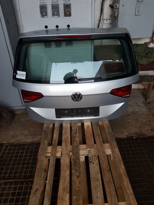 VW Touran  ляда кляпа задняя дверь тоуран 2016-2021гг.