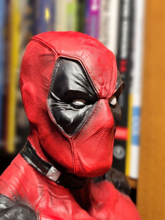 Коллекционная бюст-статуэтка Deadpool 1/3