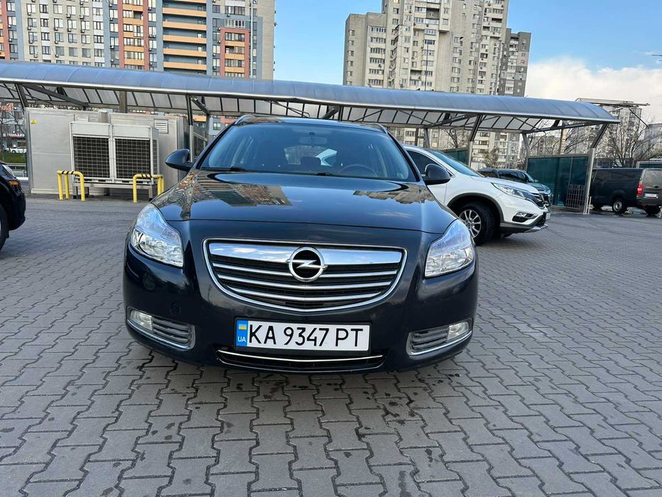 Продам авто Opel Insignia 2010