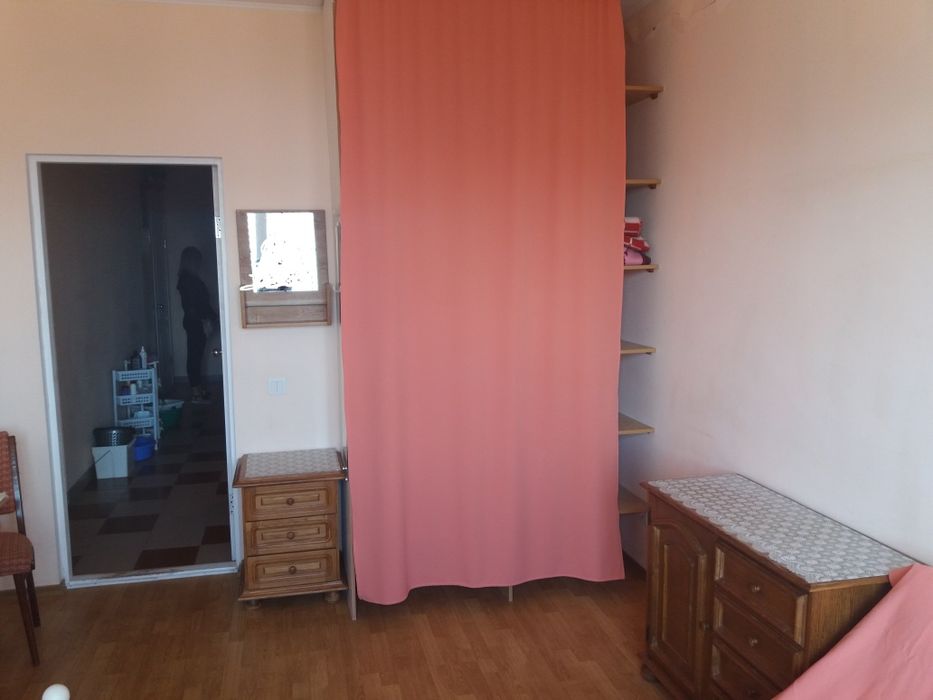 Дівчині кімната під ключ 7минпеш метро Позняки безхозяев Набирайте [[