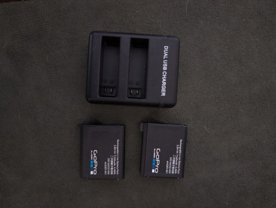GoPro Hero 4 Black + Acessórios (como novo)