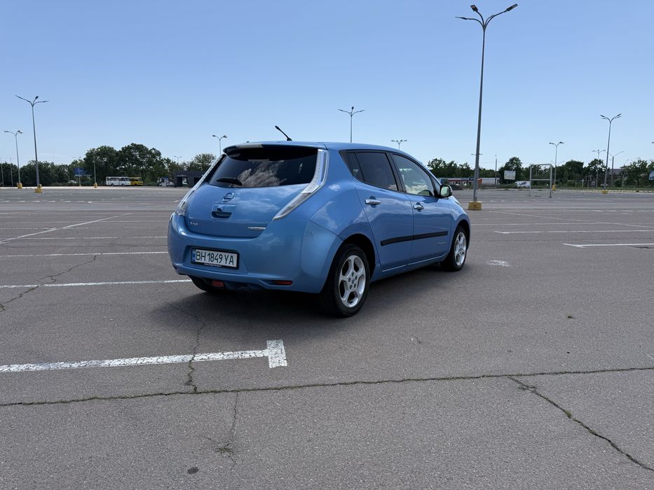 Nissan Leaf  запас хода 90 км(eco)