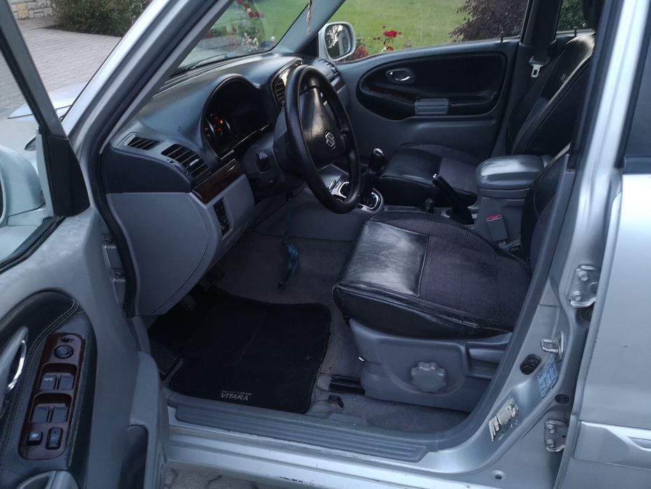 Grand Vitara (KLIMATRONIK) 4x4 reduktor 2.0 hdi rok 2005  el szyb.el lusterka