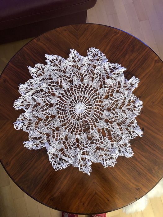 obrus z koronki antyk po prababci